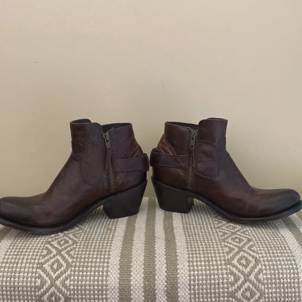 JB Dillion brown leather buckle ankle boots size 8 women’s rustic cowgirlcore